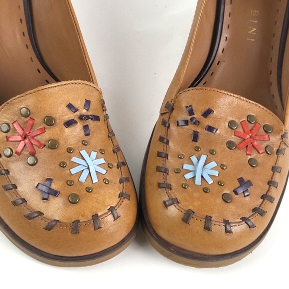 Gianni Bini Lander Leather Slip-on Wedge Heel Whipstitch Studded Loafer Tan - Picture 4 of 16